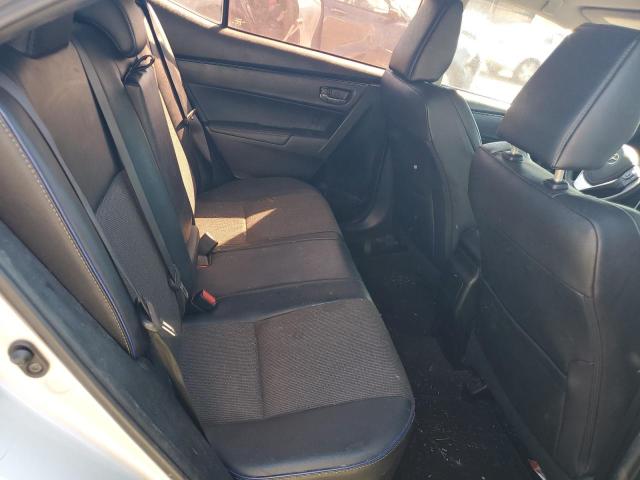 5YFBURHE7HP617429 - 2017 TOYOTA COROLLA L ვერცხლისფერი ფოტო 10