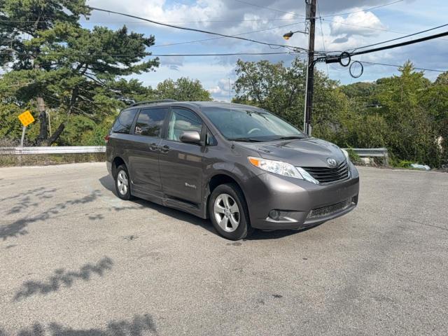 2013 TOYOTA SIENNA LE, 