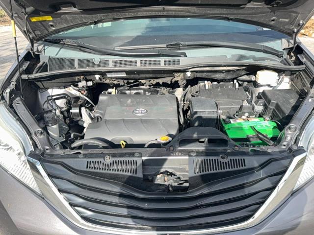 5TDKK3DC6DS305613 - 2013 TOYOTA SIENNA LE ნაცრისფერი ფოტო 7