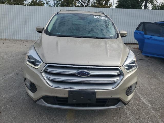 1FMCU0J99JUA52635 - 2018 FORD ESCAPE TITANIUM BEIGE photo 5