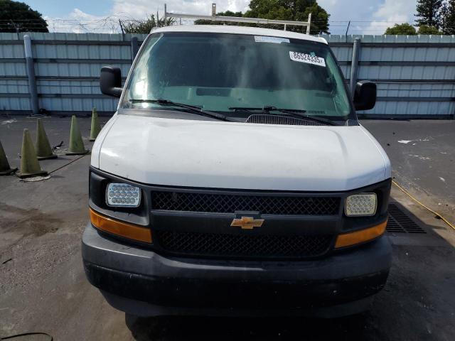 1GCWGAFFXH1326661 - 2017 CHEVROLET EXPRESS G2 WHITE photo 5