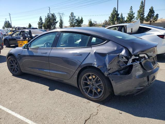 5YJ3E1EB4MF995906 - 2021 TESLA MODEL 3 Серый фото 2