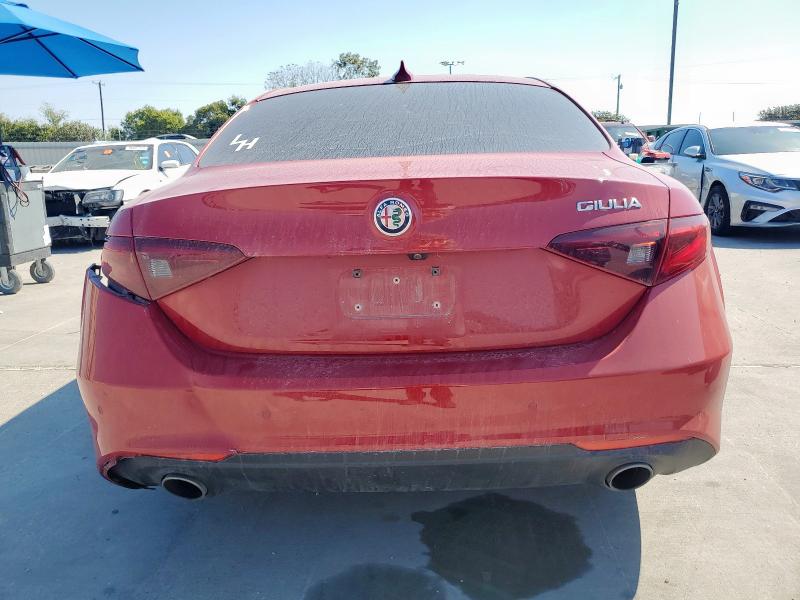 ZARFAEBN5J7581801 - 2018 ALFA ROMEO GIULIA 红色 照片 6