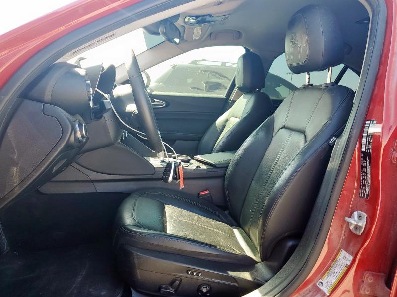 ZARFAEBN5J7581801 - 2018 ALFA ROMEO GIULIA 红色 照片 7