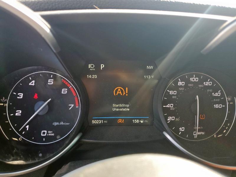 ZARFAEBN5J7581801 - 2018 ALFA ROMEO GIULIA 红色 照片 9