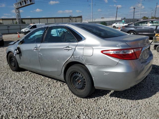 4T4BF1FK5GR584339 - 2016 TOYOTA CAMRY LE SILVER photo 2
