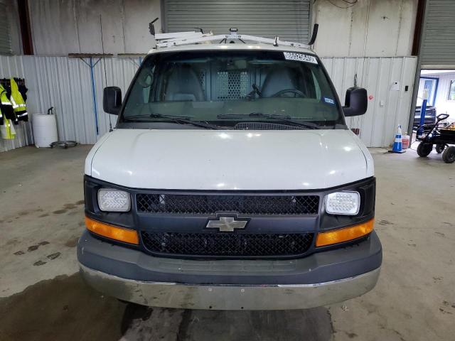 1GCWGFCA2E1161304 - 2014 CHEVROLET EXPRESS G2 WHITE photo 5