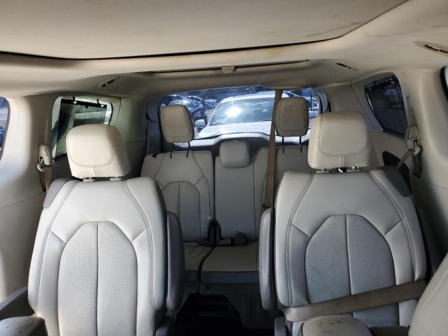 2C4RC1EG9JR237393 - 2018 CHRY PACIFICA TOURING L PLUS WHITE photo 10