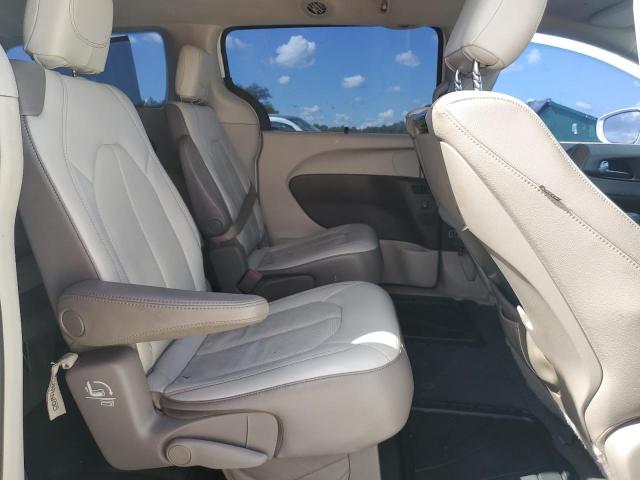 2C4RC1EG9JR237393 - 2018 CHRY PACIFICA TOURING L PLUS WHITE photo 11