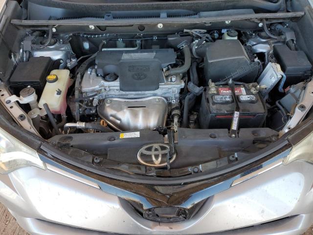 2T3ZFREVXHW336325 - 2017 TOYOTA RAV4 LE Silber Foto 12