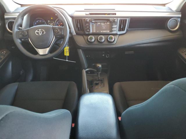 2T3ZFREVXHW336325 - 2017 TOYOTA RAV4 LE Silber Foto 8