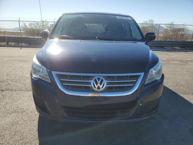 2C4RVABG6ER134498 - 2014 VOLKSWAGEN ROUTAN SE BLUE photo 5