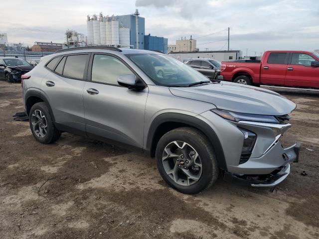 KL77LHE21RC141263 - 2024 CHEVROLET TRAX 1LT 银色 照片 4