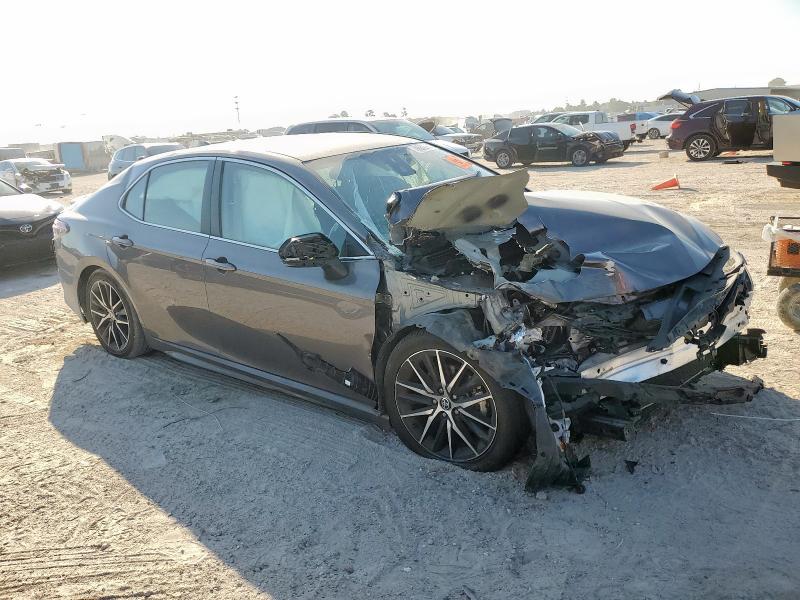 4T1G11AK6PU800754 - 2023 TOYOTA CAMRY SE NIGHT SHADE GRAY photo 4