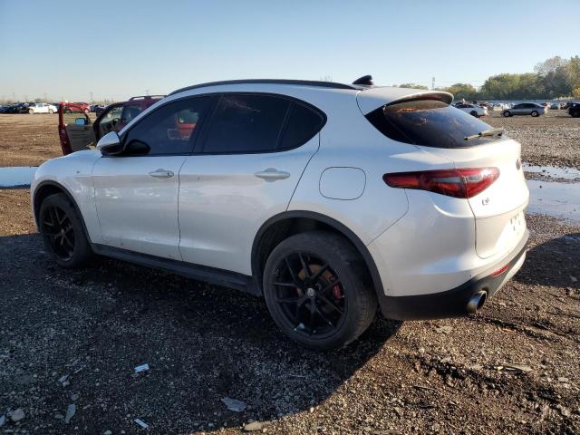 ZASFAKNN5J7B94449 - 2018 ALFA ROMEO STELVIO TI SPORT WHITE photo 2