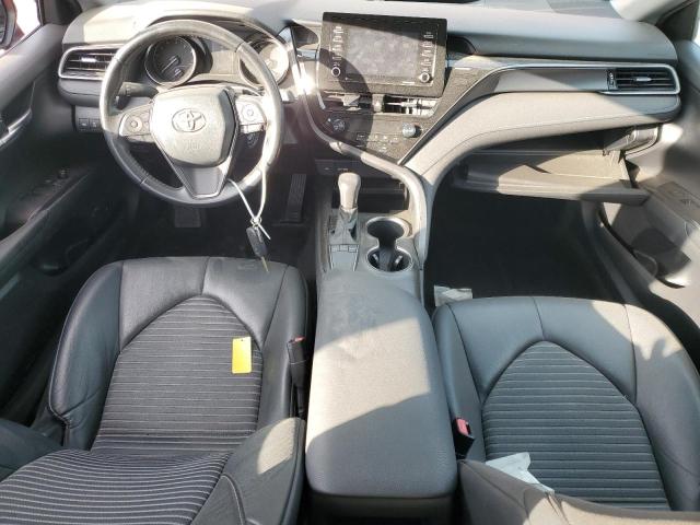 4T1G11AK8NU043580 - 2022 TOYOTA CAMRY SE RED photo 8