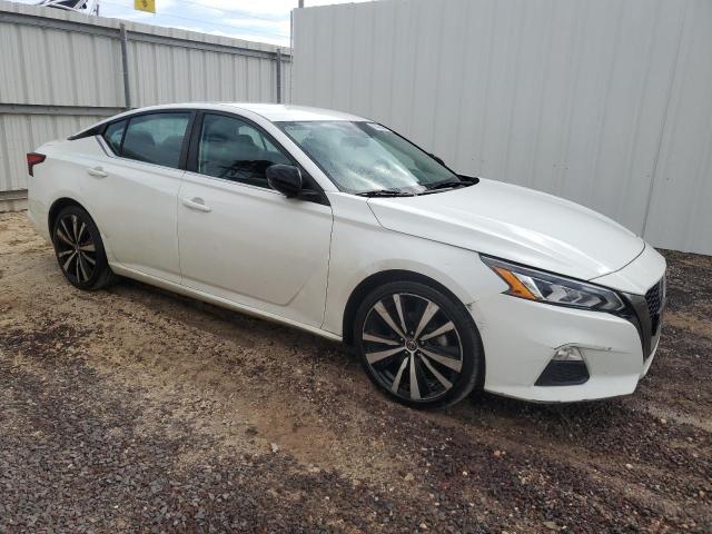 1N4BL4CV4MN416677 - 2021 NISSAN ALTIMA SR WHITE photo 4
