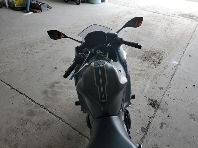 ML5EXER10PDA81754 - 2023 KAWASAKI EX650 R Gris foto 6