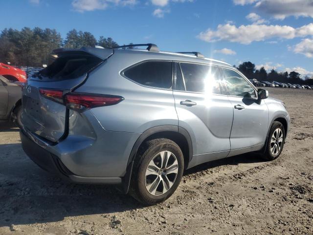 5TDGZRBH0MS153878 - 2021 TOYOTA HIGHLANDER XLE BLUE photo 3