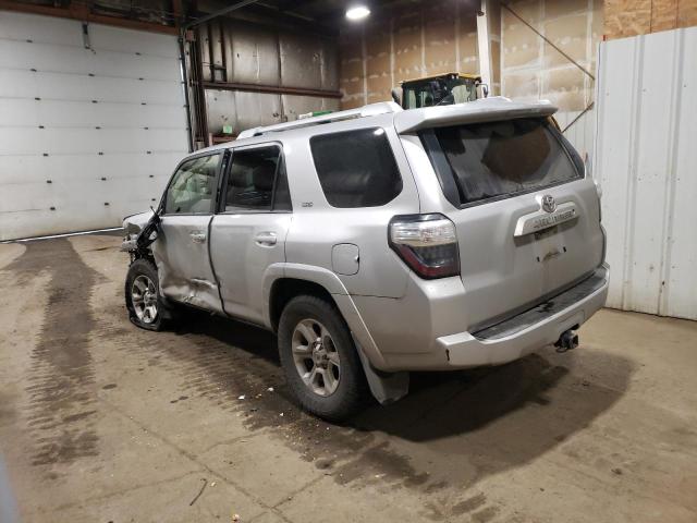 JTEBU5JR5J5593538 - 2018 TOYOTA 4RUNNER SR5/SR5 PREMIUM Күміс фото 2