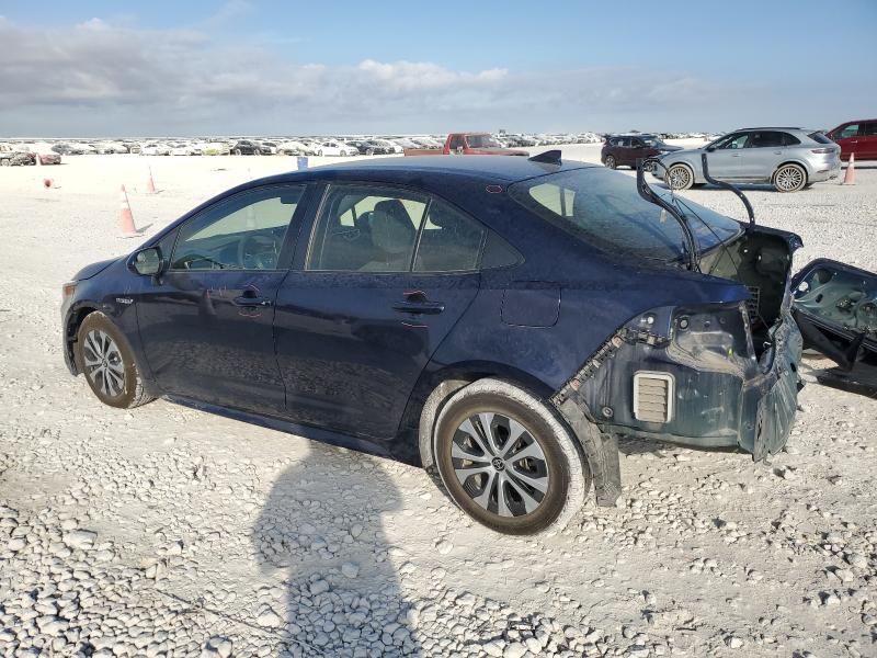 JTDEAMDE2MJ020606 - 2021 TOYOTA COROLLA LE BLUE photo 2