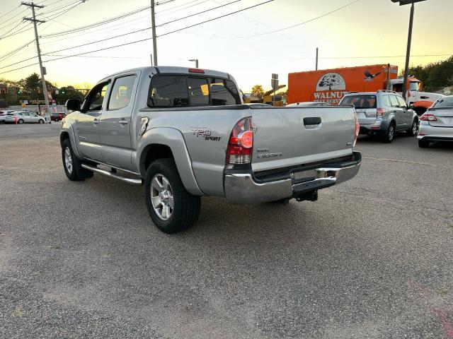 3TMLU4EN6DM109174 - 2013 TOYOTA TACOMA DOUBLE CAB Srebrny zdjęcie 3