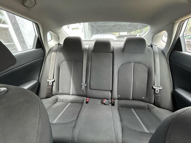 5XXGT4L35KG358523 - 2019 KIA OPTIMA LX Blanco foto 14