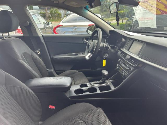 5XXGT4L35KG358523 - 2019 KIA OPTIMA LX Blanco foto 5