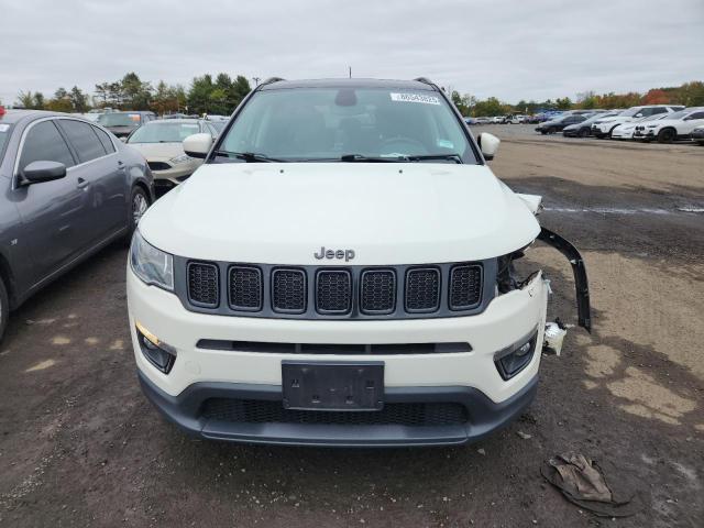 3C4NJDBB9JT481282 - 2018 JEEP COMPASS LATITUDE Beyaz fotoğraf 5