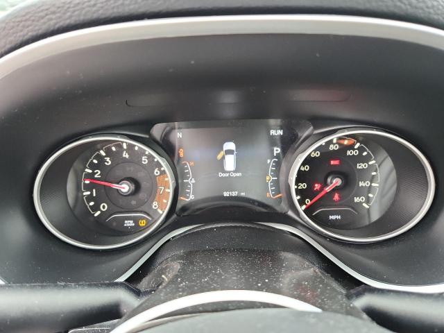 3C4NJDBB9JT481282 - 2018 JEEP COMPASS LATITUDE Beyaz fotoğraf 9