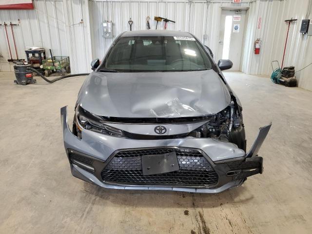 5YFS4MCEXNP104780 - 2022 TOYOTA COROLLA SE Blau Foto 5