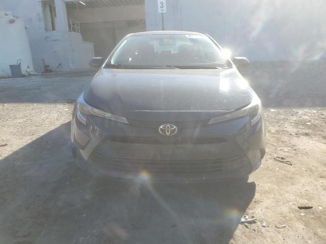 5YFB4MDE1PP030697 - 2023 TOYOTA COROLLA LE ნაცრისფერი ფოტო 5