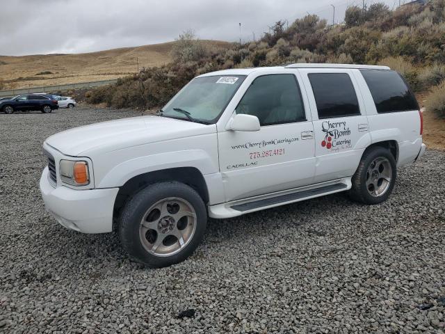 2000 CADILLAC ESCALADE LUXURY, 