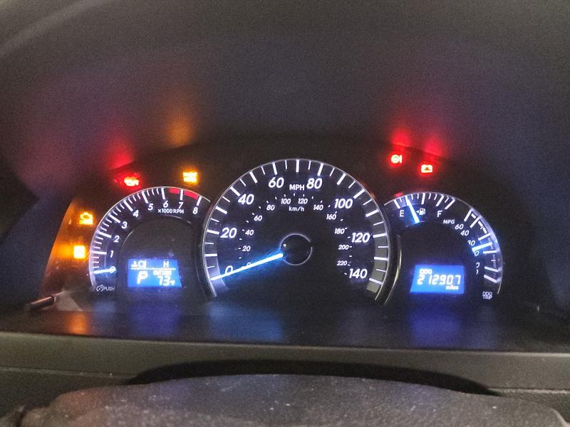 4T1BF1FKXEU735120 - 2014 TOYOTA CAMRY L RED photo 9