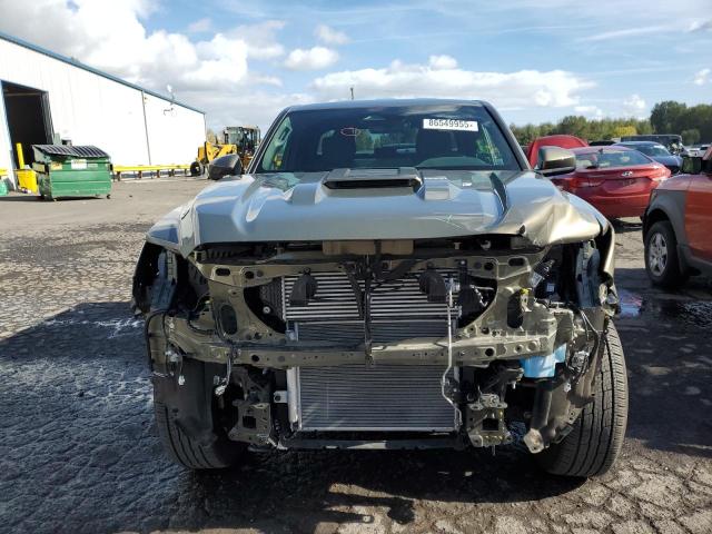 3TMLB5JN4RM043927 - 2024 TOYOTA TACOMA DOUBLE CAB 灰色 照片 5