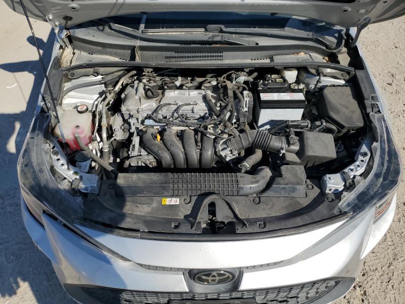 5YFEPMAE1MP189160 - 2021 TOYOTA COROLLA LE SILVER photo 11