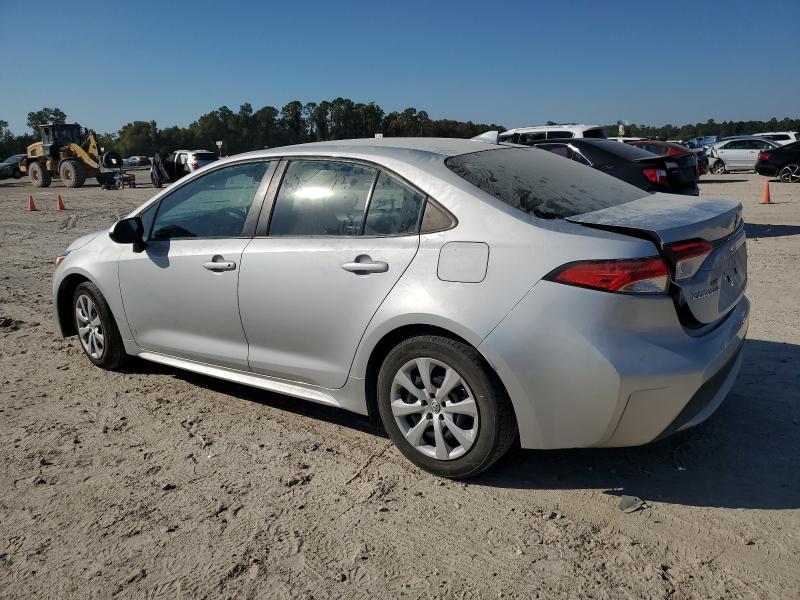 5YFEPMAE1MP189160 - 2021 TOYOTA COROLLA LE SILVER photo 2