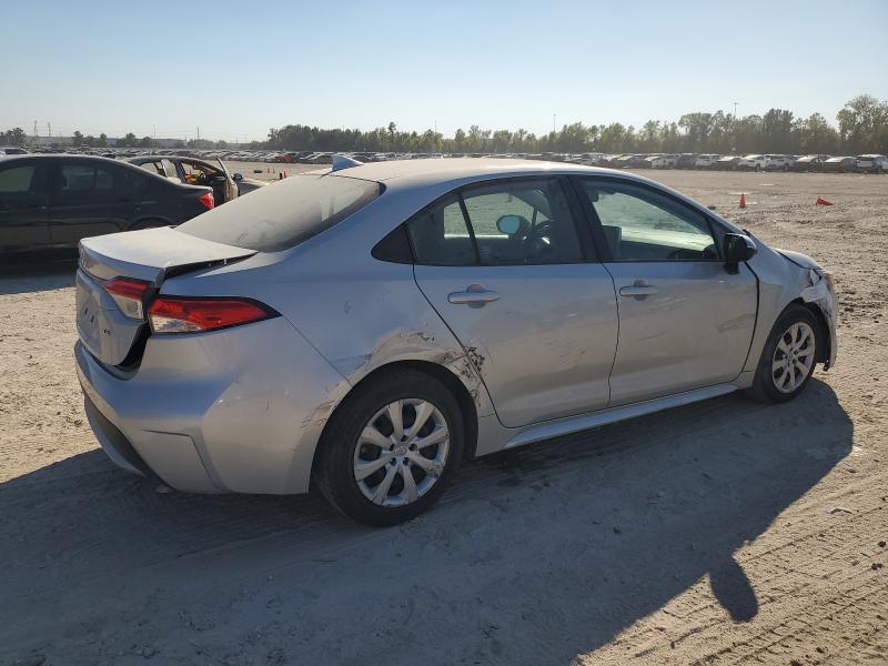 5YFEPMAE1MP189160 - 2021 TOYOTA COROLLA LE SILVER photo 3