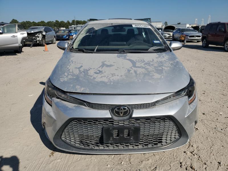 5YFEPMAE1MP189160 - 2021 TOYOTA COROLLA LE SILVER photo 5