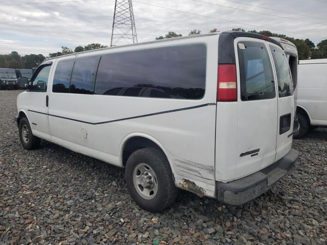 1GAHG39U651118814 - 2005 CHEVROLET EXPRESS G3 WHITE photo 2