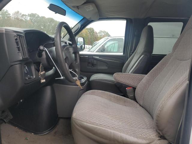 1GAHG39U651118814 - 2005 CHEVROLET EXPRESS G3 WHITE photo 7