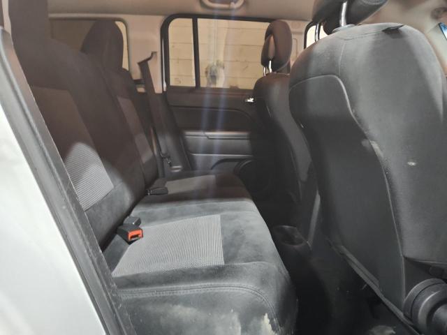 1C4NJPBA3DD264264 - 2013 JEEP PATRIOT SPORT Ақ фото 11