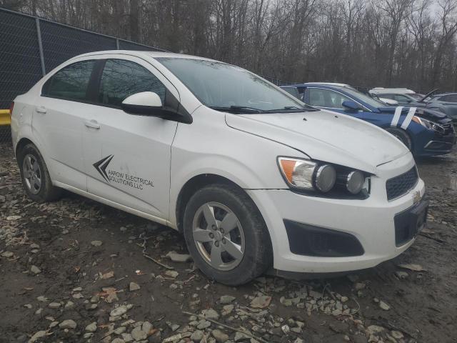 1G1JA5SG5E4229632 - 2014 CHEVROLET SONIC LS WHITE photo 4