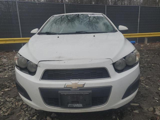 1G1JA5SG5E4229632 - 2014 CHEVROLET SONIC LS WHITE photo 5