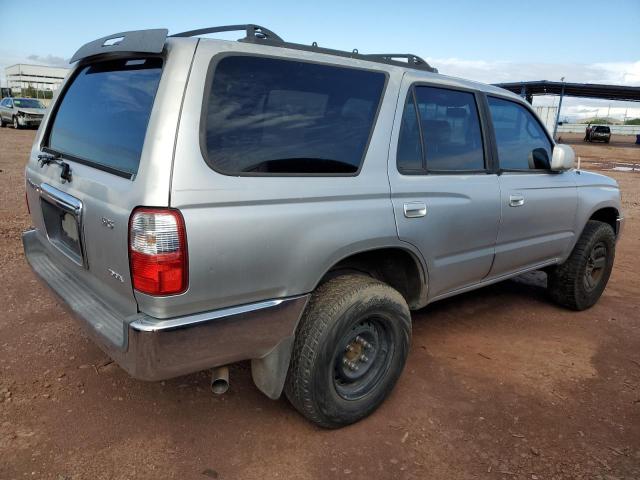 JT3GN86R320258931 - 2002 TOYOTA 4RUNNER SR5 Күміс фото 3