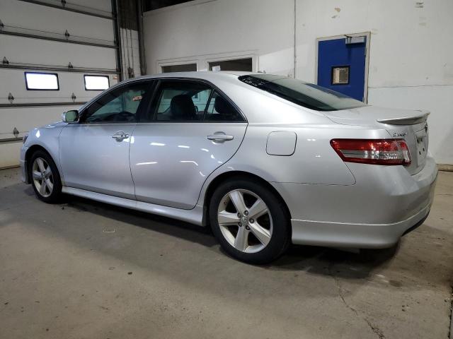 4T1BF3EK9BU126996 - 2011 TOYOTA CAMRY BASE SILVER photo 2