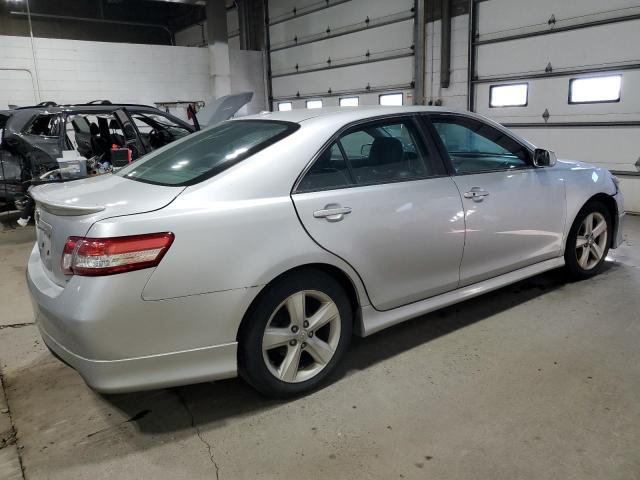 4T1BF3EK9BU126996 - 2011 TOYOTA CAMRY BASE SILVER photo 3