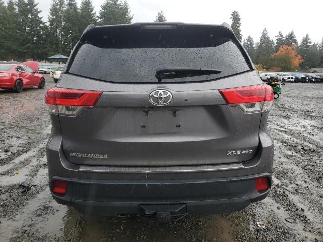 5TDJZRFH6HS438719 - 2017 TOYOTA HIGHLANDER SE GRAY photo 6