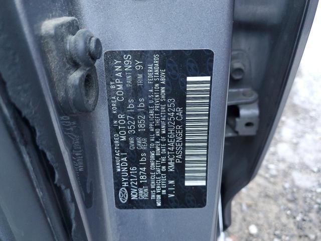 KMHCT4AE6HU254253 - 2017 HYUNDAI ACCENT SE رمادي صورة 12