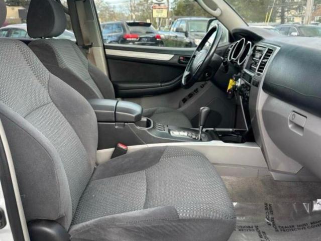 JTEBU14R640023652 - 2004 TOYOTA 4RUNNER SR5 银色 照片 5